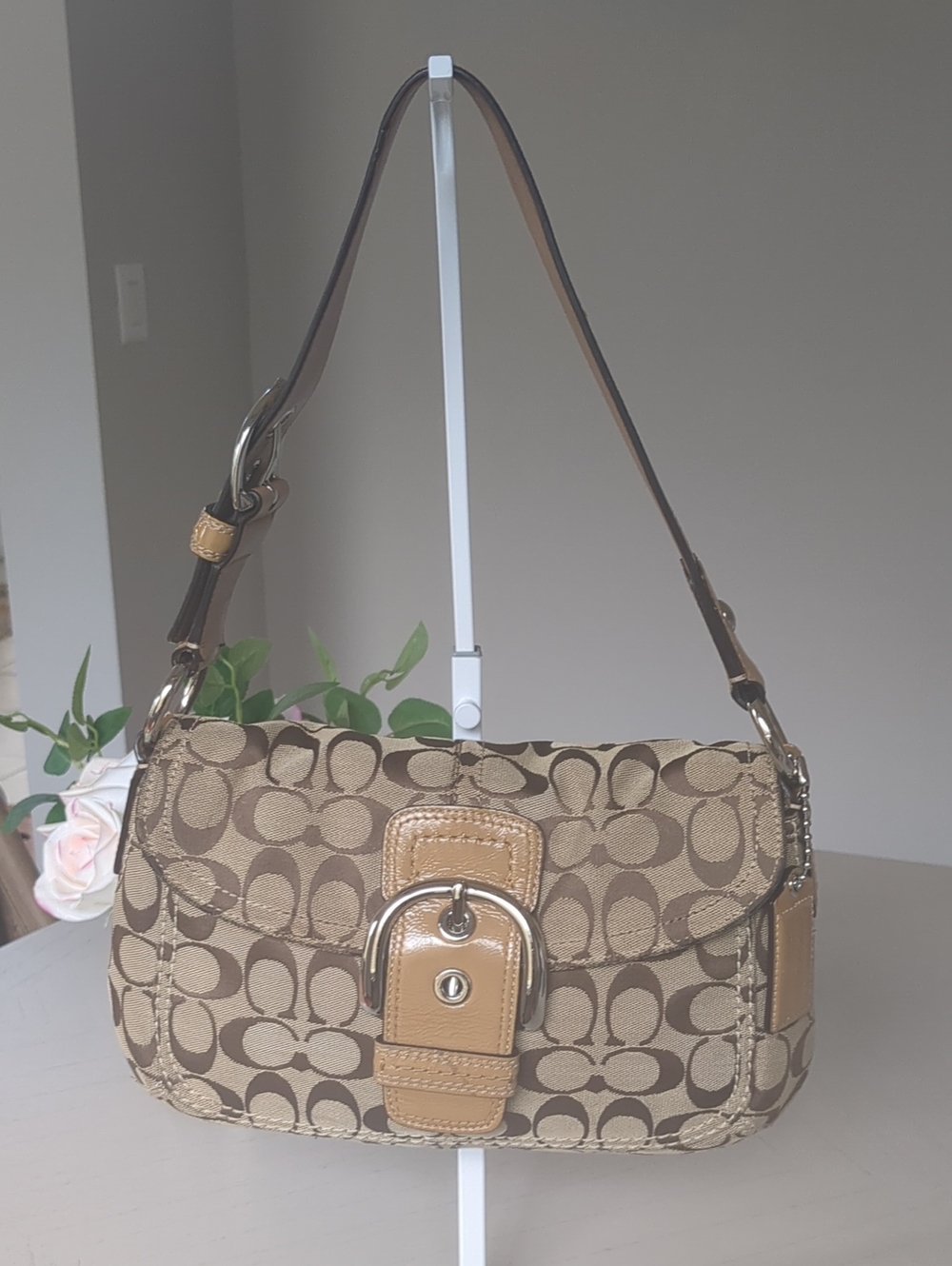 Coach F15668 Soho Signature Shoulder Bag